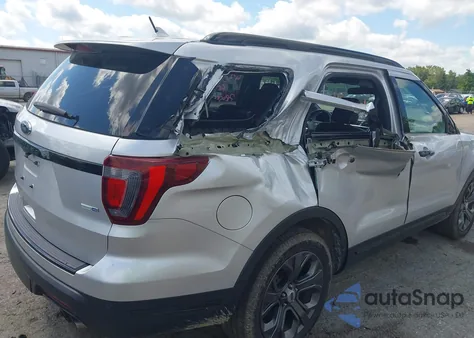 2018 Ford Explorer Sport z USA, uszkodzony, nr VIN 1FM5K8GT4JGA36440